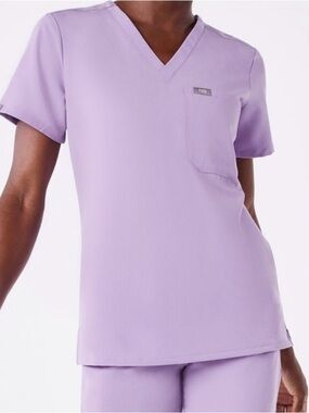 Figs Women's Caterina Scrub Top - Lavender
